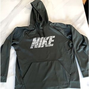 Men’s Nike Dri Fit Sweatshirt. Green. Size XL